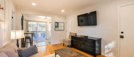 Apartment (1 Bedroom) | Living area | TV