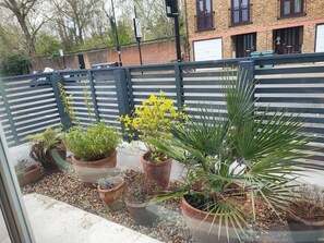 Property grounds - Maisonette Flat in Islington (London)