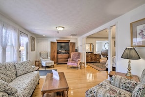 House (Multiple Bedrooms) | Interior - Damascus Home w/ Fire Pit & Views, Walk to Shops! (Damascus)