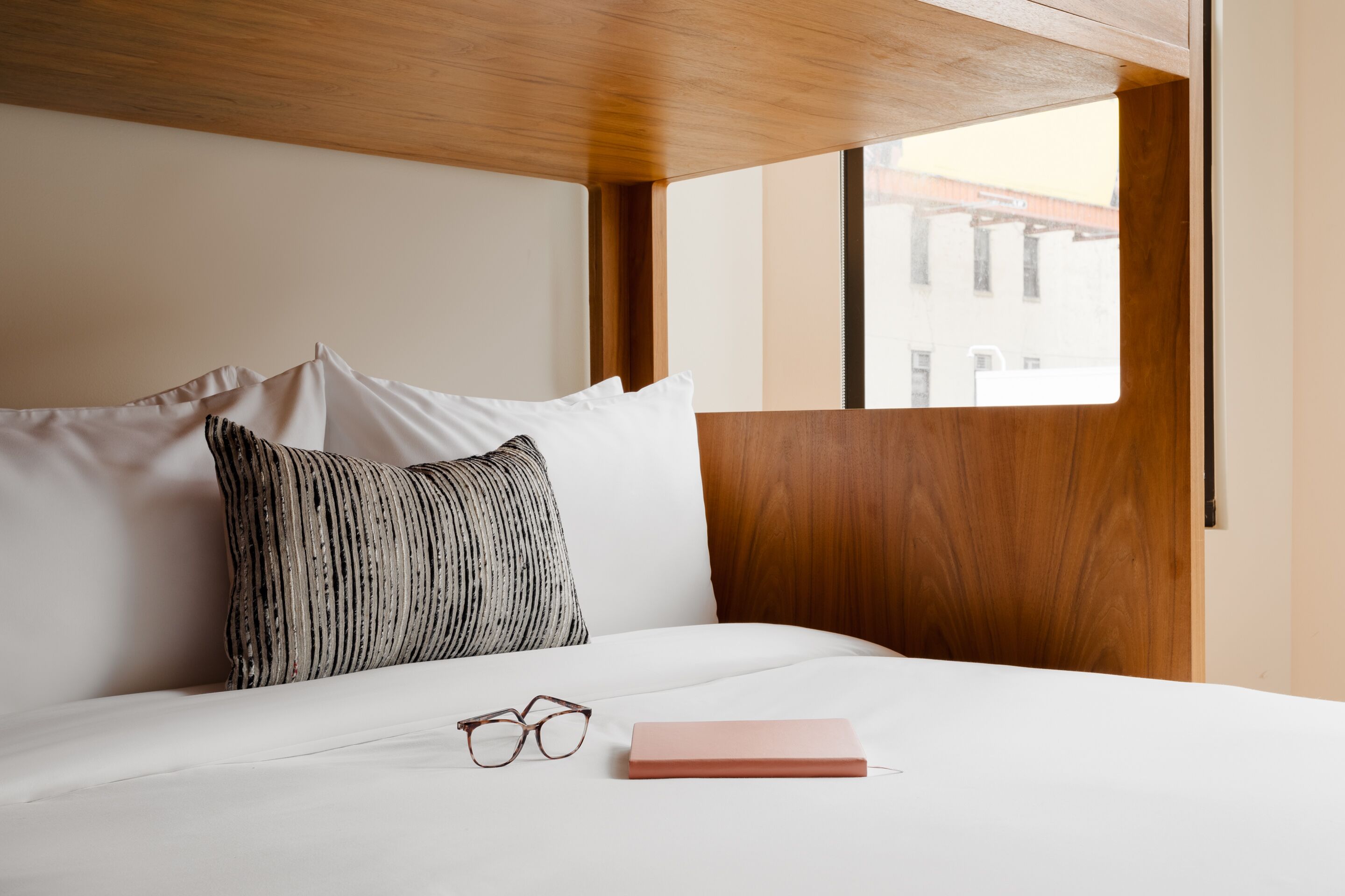 Found Chicago powered by Sonder | Queen Room w/ Bunk Bed