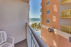 Apartment (0 Bedroom) | Interior - Steps to Beach: Bay Watch Resort Studio (North Myrtle Beach)