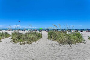 Apartment (0 Bedroom) | Interior - Steps to Beach: Bay Watch Resort Studio (North Myrtle Beach)