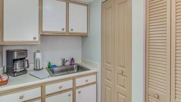 Apartment (0 Bedroom) | Interior