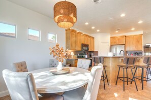 House (3 Bedrooms) | Interior