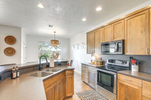 House (3 Bedrooms) | Interior