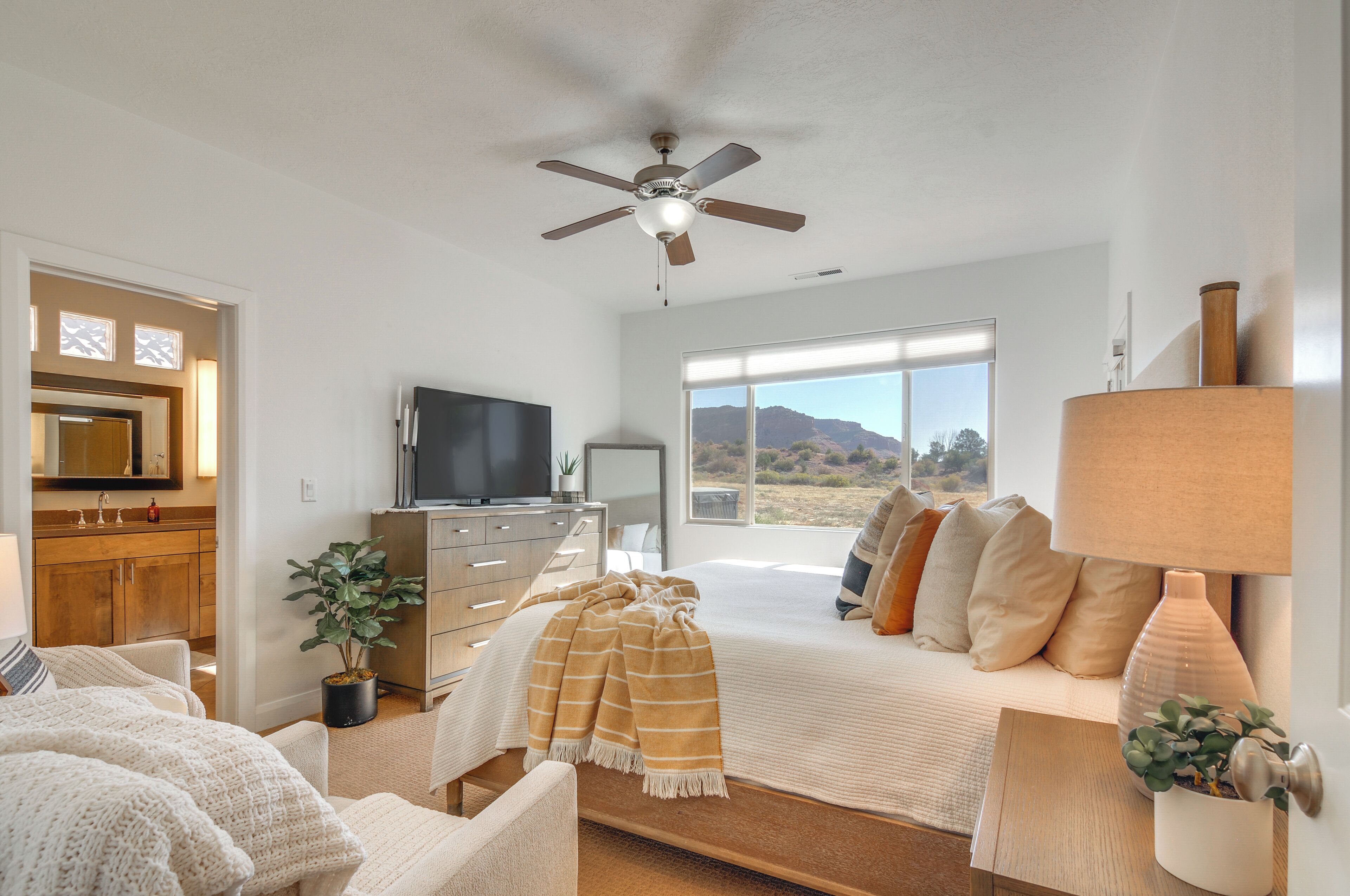House (3 Bedrooms) | Interior