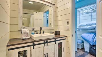 Apartment (0 Bedroom) | Interior