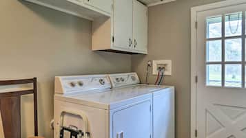 Cottage (2 Bedrooms) | Interior