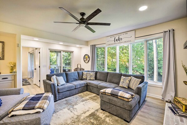 Apartment (2 Bedrooms) | Interior - Keowee Keys Condo w/ Resort Amenities Access! (Salem)