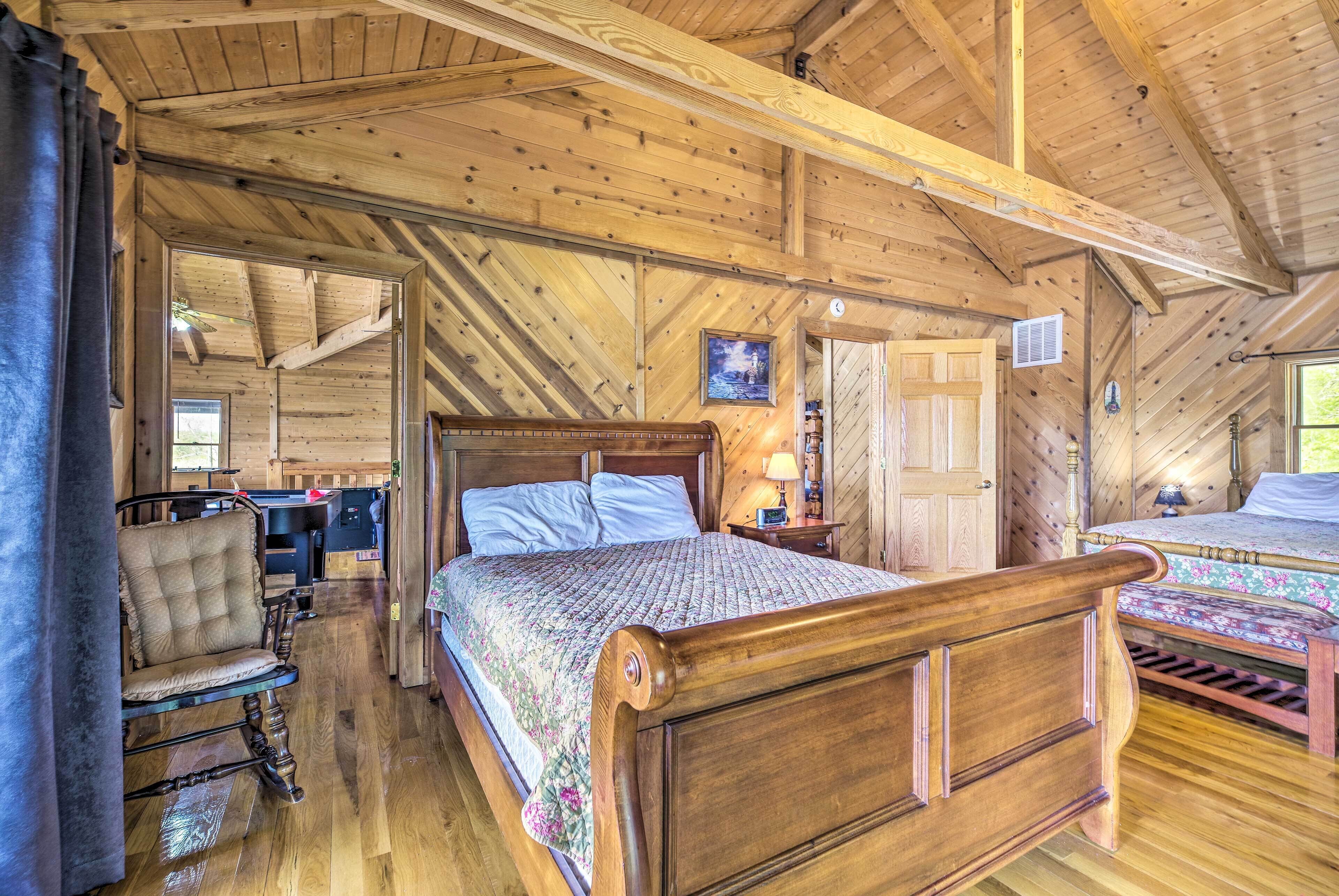 House (5 Bedrooms) | Interior