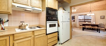 Soda Springs Cabin: 6 Mi to Sugar Bowl Resort!