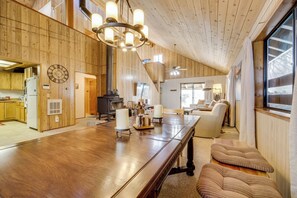 House (3 Bedrooms) | Interior