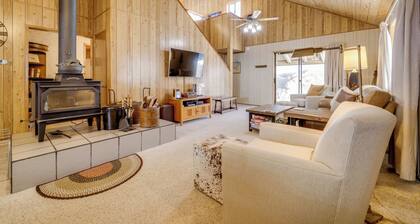 Soda Springs Cabin: 6 Mi to Sugar Bowl Resort!