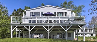 Owls Head Getaway: Private Decks w/ Ocean View!