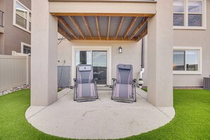 Apartment (3 Bedrooms) | Interior - 8 Mi to Usafa! Townhome w/ Game Room & Backyard (Colorado Springs)