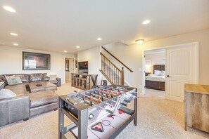 Apartment (3 Bedrooms) | Interior - 8 Mi to Usafa! Townhome w/ Game Room & Backyard (Colorado Springs)