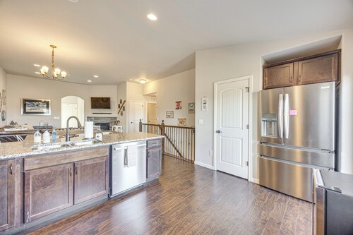 8 Mi to Usafa! Townhome w/ Game Room & Backyard