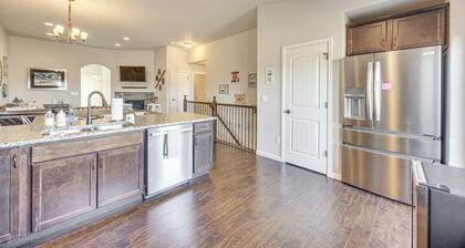 8 Mi to Usafa! Townhome w/ Game Room & Backyard