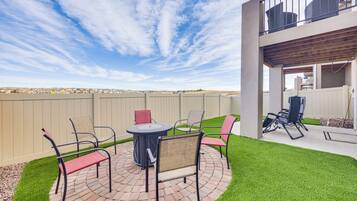 Apartment (3 Bedrooms) | Front of property