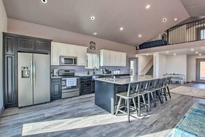 House (5 Bedrooms) | Interior - Spacious Home w/ Mtn Views: 2 Mi to Bear Lake! (Garden City)