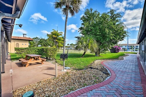 Everglades Studio W/marina View, Patio+pool Access
