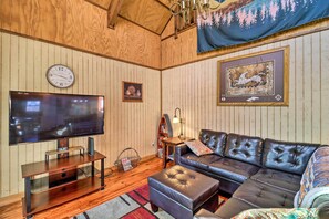Interior - Calico Rock Home, Walk to White River & Dtwn! (Calico Rock)
