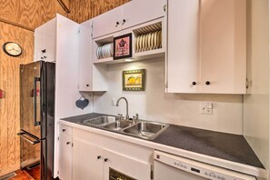 House (3 Bedrooms) | Interior - Calico Rock Home, Walk to White River & Dtwn! (Calico Rock)