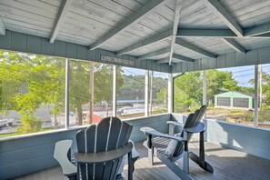 Cottage (1 Bedroom) | Interior - 11 Mi to Dtwn Branson: Cottage in Rockaway Beach! (Rockaway Beach)