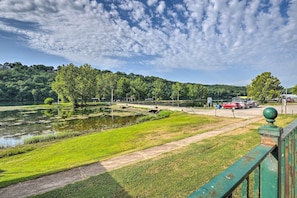 Cottage (1 Bedroom) | Interior - 11 Mi to Dtwn Branson: Cottage in Rockaway Beach! (Rockaway Beach)