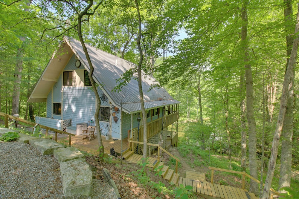 Riverside Cabin w/ 3 Decks in North Vernon! - Westport, IN