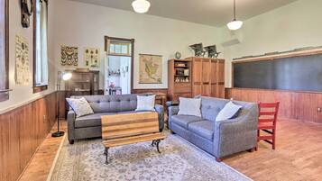 House (1 Bedroom) | Interior