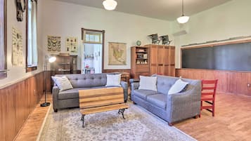 House (1 Bedroom) | Interior
