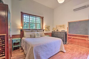 House (1 Bedroom) | Interior