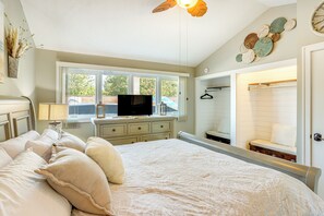 House (5 Bedrooms) | Interior