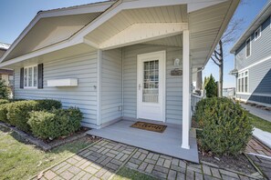 Cottage (4 Bedrooms) | Interior - Lakefront Michigan Cottage - Deck, Grill & Kayaks! (Sturgis)