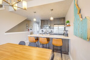 Apartment (3 Bedrooms) | Interior - 2 Mi to Payette Lake: Mtn-view Getaway w/ Balcony (McCall)