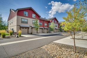 Apartment (3 Bedrooms) | Interior - 2 Mi to Payette Lake: Mtn-view Getaway w/ Balcony (McCall)
