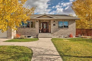 House (6 Bedrooms) | Interior