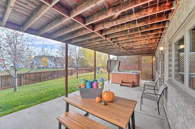 Outdoor Enthusiasts' Retreat w/ Hot Tub, Deck