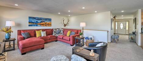 House (6 Bedrooms) | Front of property