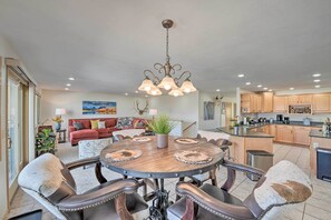 Interior - Outdoor Enthusiasts' Retreat w/ Hot Tub, Deck (Lander)