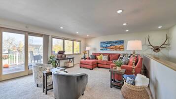 House (6 Bedrooms) | Interior