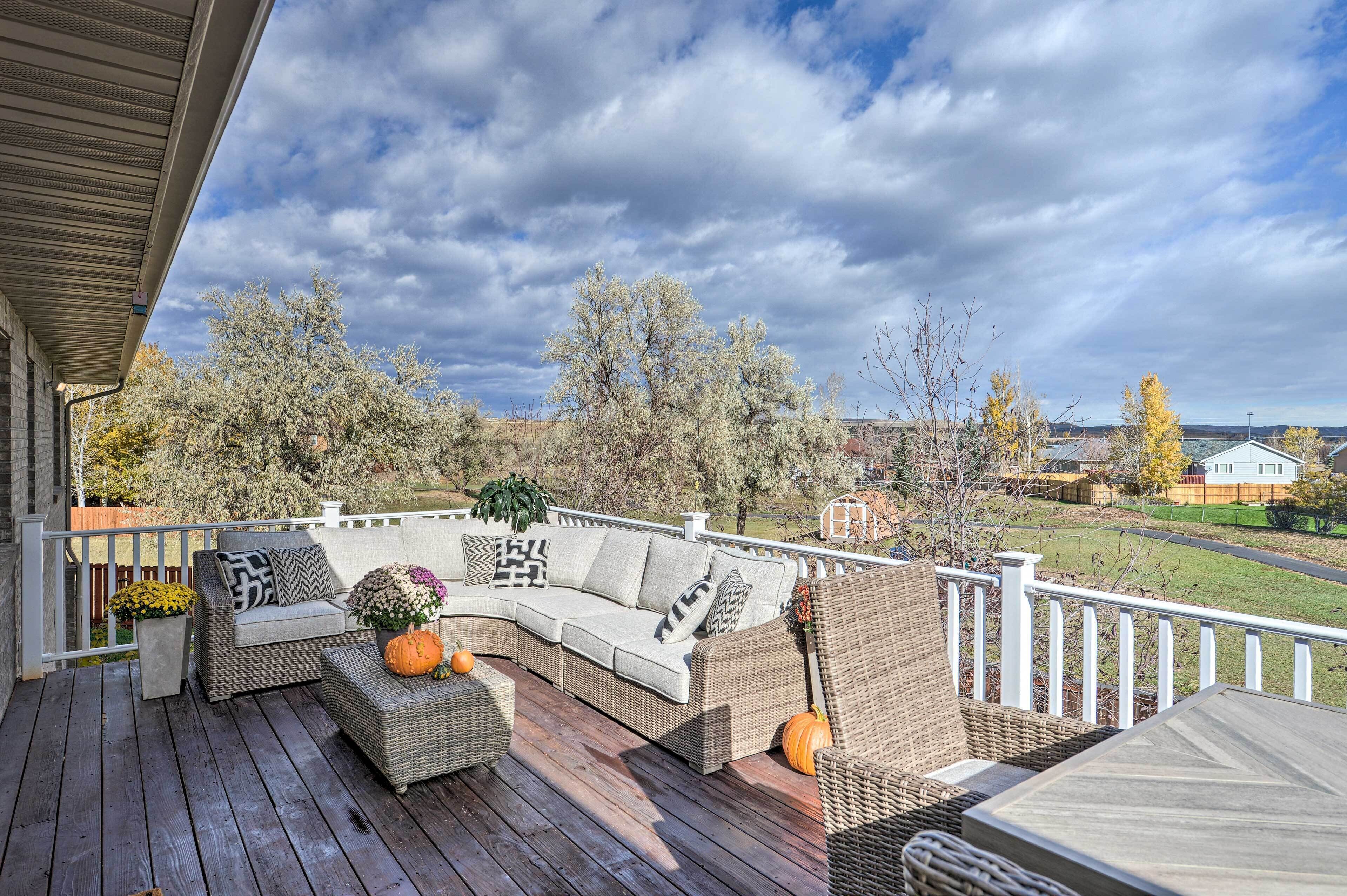 Outdoor Enthusiasts' Retreat w/ Hot Tub, Deck
