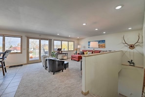 House (6 Bedrooms) | Interior