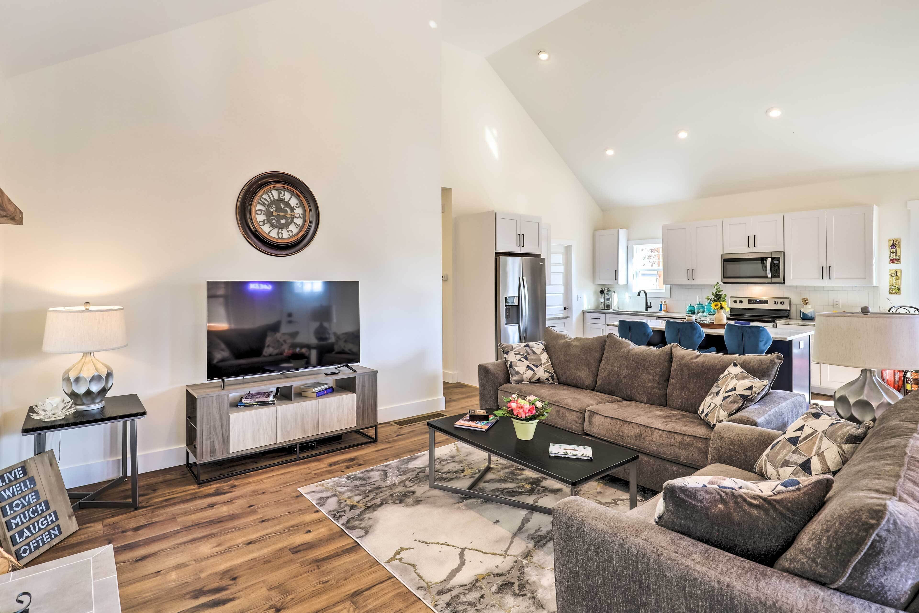 Candler Home w/ Private Hot Tub + Fire Pit!