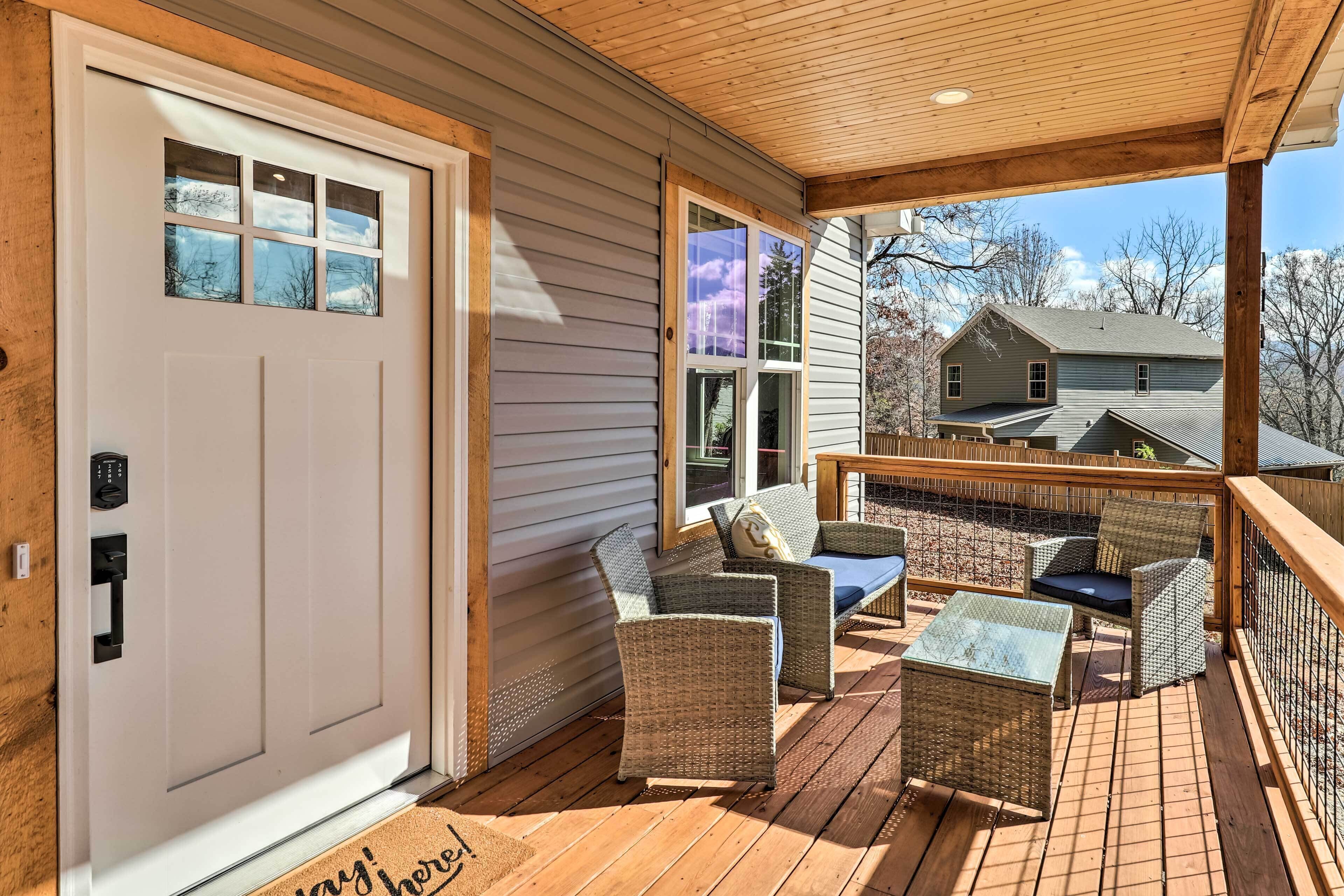 Candler Home w/ Private Hot Tub + Fire Pit!