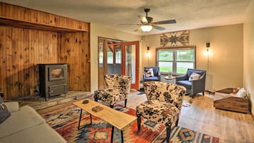 House (3 Bedrooms) | Front of property