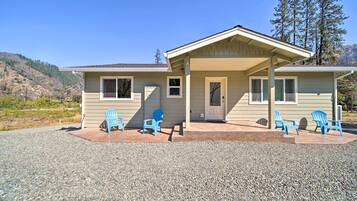 House (2 Bedrooms) | Exterior