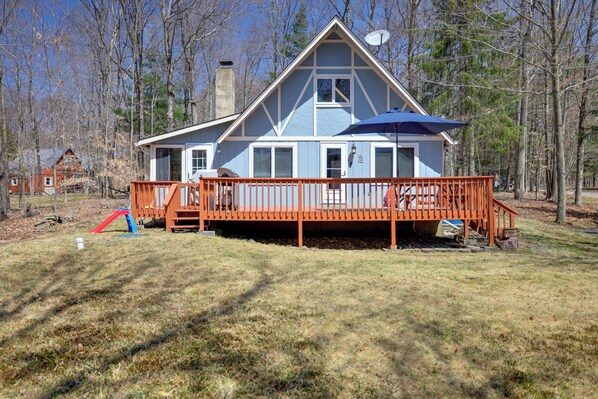 House (2 Bedrooms) | Interior - Walk to Beach: Pocono Lake Cabin w/ Pool Access! (Pocono Lake)
