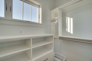 House (1 Bedroom) | Interior - 2 Mi to Town: Castle Rock Retreat w/ Fireplace! (Castle Rock)